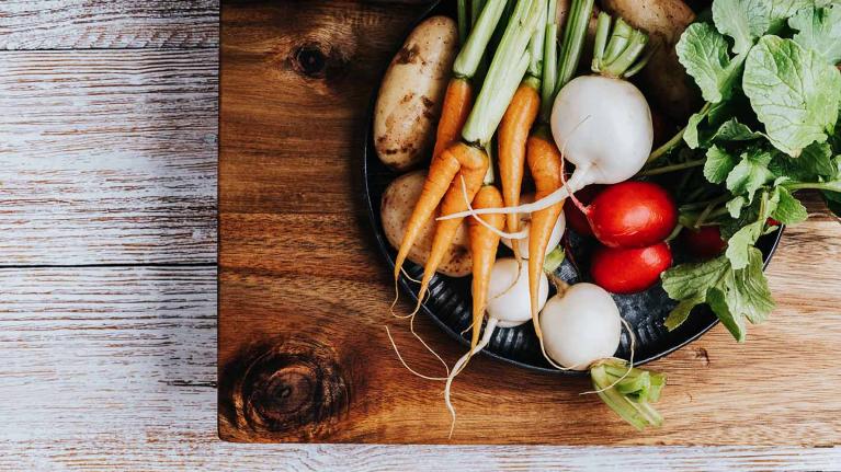 A plate of vegetables