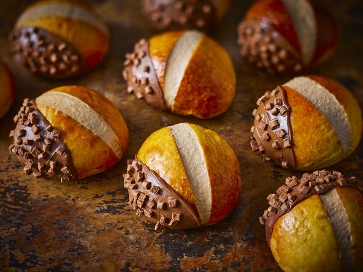 Maritozzi buns filled with AERO® milk chocolate