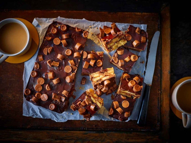chocolate-tiffin-made-with-rolo